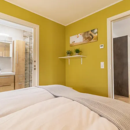 Waldblick Mit Terrasse Und Garten - Familienfreundlich